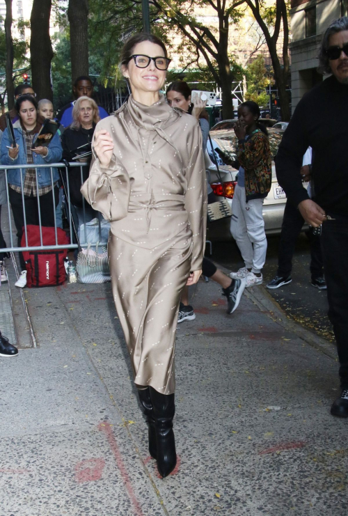 Keri Russell Arrives at Live with Kelly & Mark, October 2024 3