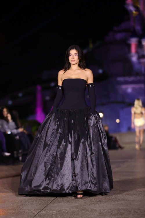 Kylie Jenner Closes Coperni Runway Show at Disneyland Paris, October 2024 4