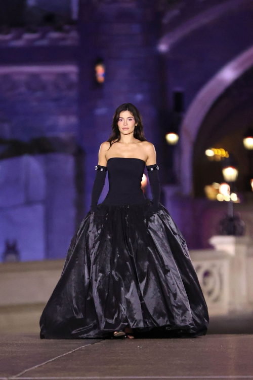 Kylie Jenner Closes Coperni Runway Show at Disneyland Paris, October 2024 8