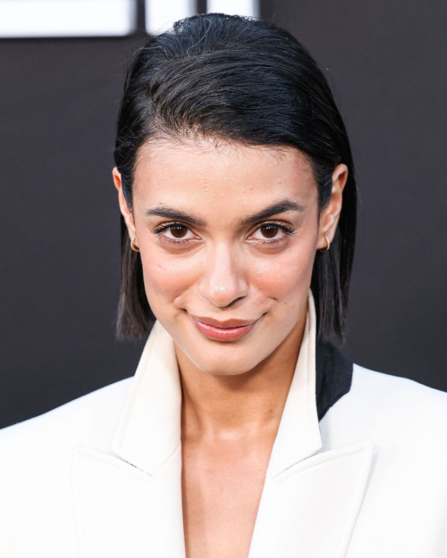 Laysla De Oliveira at Emilia Perez Premiere Egyptian Theatre Hollywood, October 2024 1