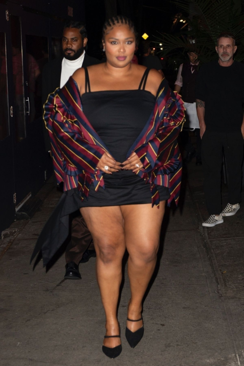 Lizzo Out for Dinner at Carbone in New York, September 2024 3