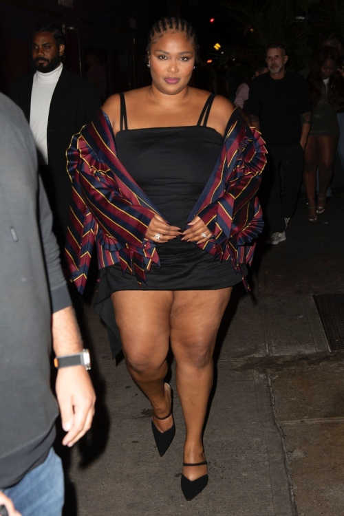 Lizzo Out for Dinner at Carbone in New York, September 2024 4