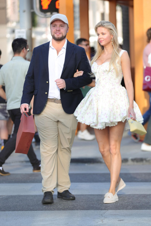 Louisa Warwicks Shopping on Rodeo Drive in Beverly Hills, October 2024 10