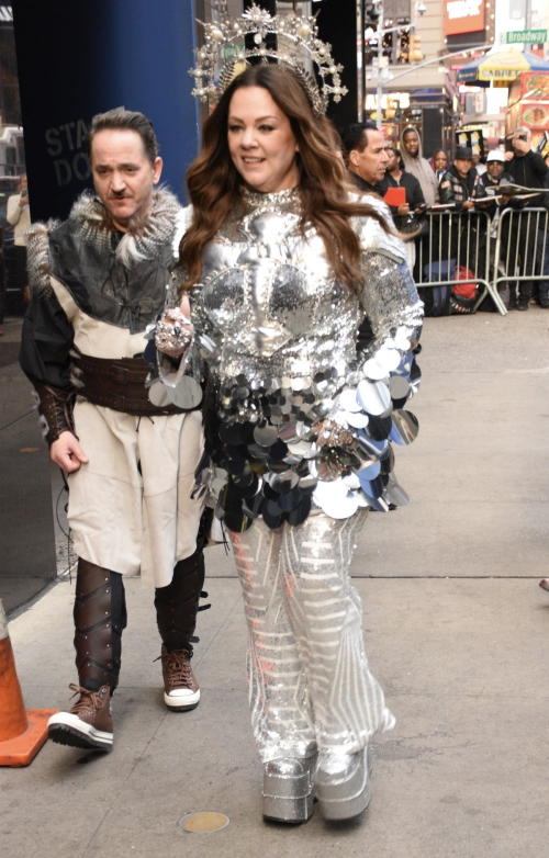 Melissa McCarthy Arrives at Good Morning America New York October 2024 4