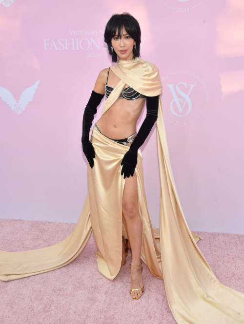 Molly Chiang at Victoria's Secret Fashion Show October 2024