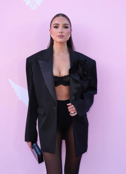 Olivia Culpo at Victoria’s Secret Fashion Show Brooklyn October 2024