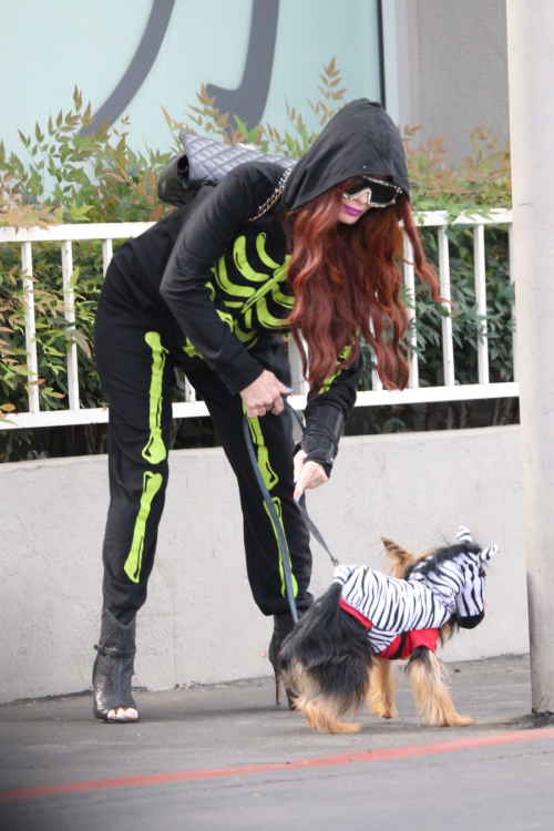 Phoebe Price in Skeleton Sweatsuit Heading to CVS in LA, October 2024 4