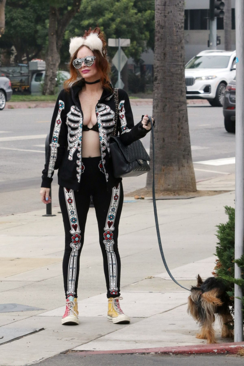 Phoebe Price Out with Her Dog in Los Angeles October 2024 5