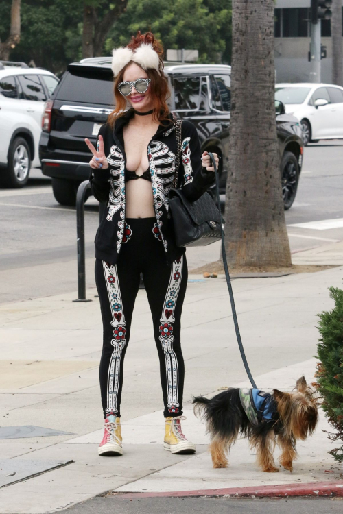 Phoebe Price Out with Her Dog in Los Angeles October 2024 6