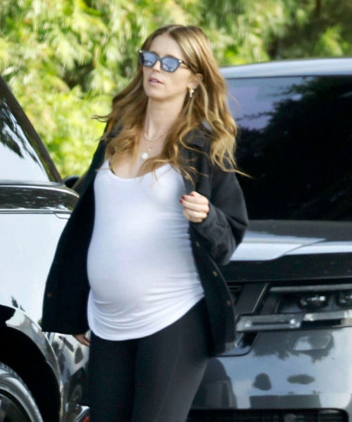 Pregnant Katherine Schwarzenegger Leaves Workout Class in Los Angeles, October 2024 1