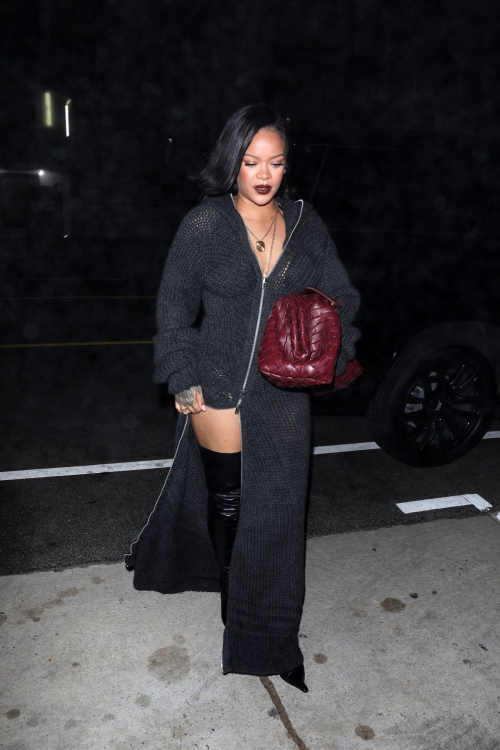 Rihanna Out for Dinner with Friends in Santa Monica, October 2024 4