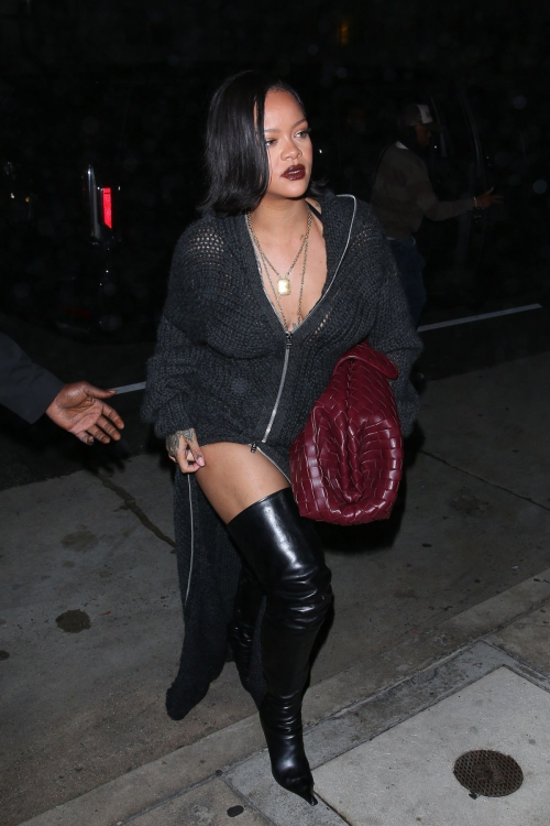 Rihanna Out for Dinner with Friends in Santa Monica, October 2024 6