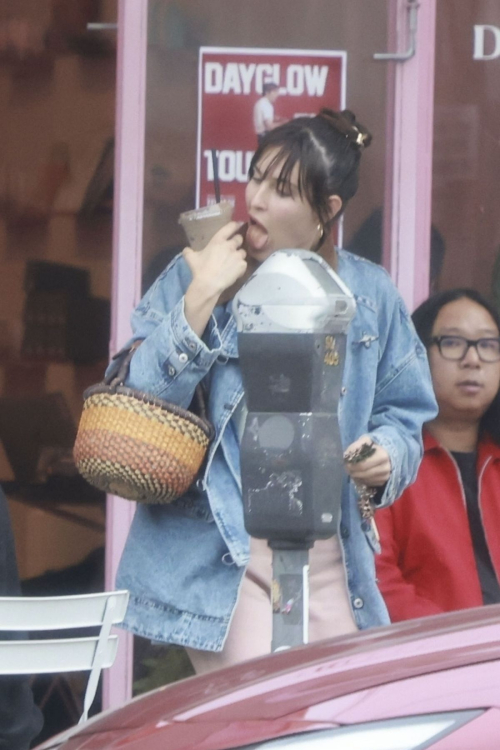 Scout Willis Out for Iced Coffee in Los Angeles October 2024 3