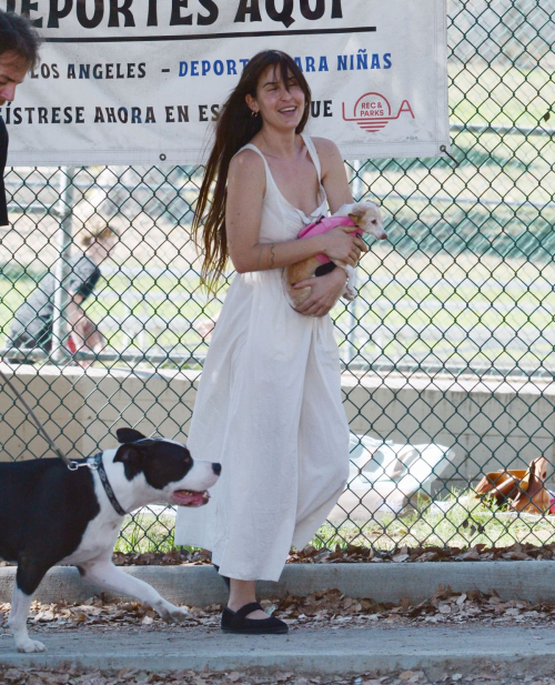 Scout Willis Out with Friends and Dogs in Los Angeles, September 2024 3