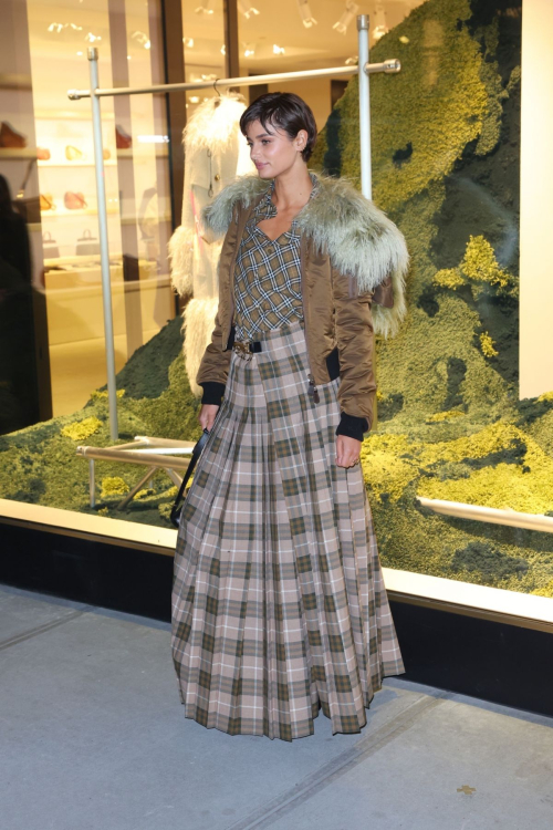 Taylor Hill at Burberry Flagship Store Opening in New York, October 2024 3