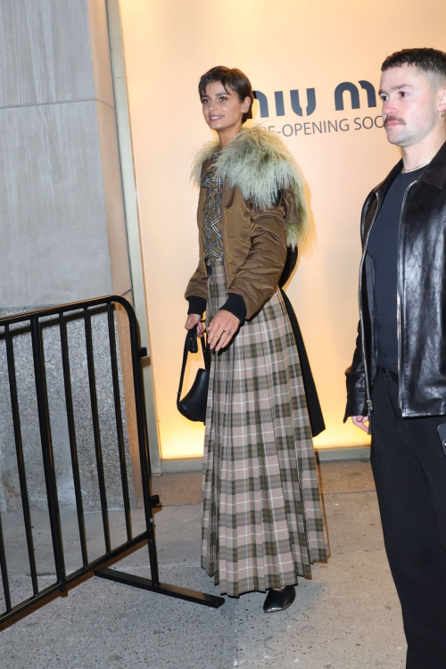 Taylor Hill at Burberry Flagship Store Opening in New York, October 2024 4