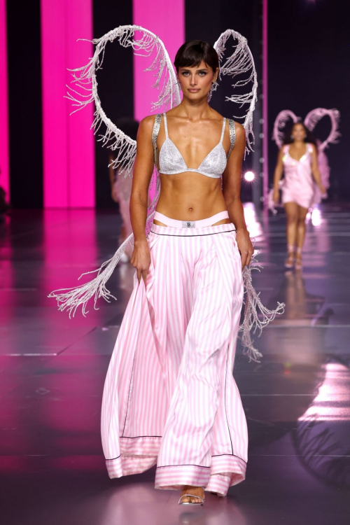 Taylor Hill Walks Runway at Victoria