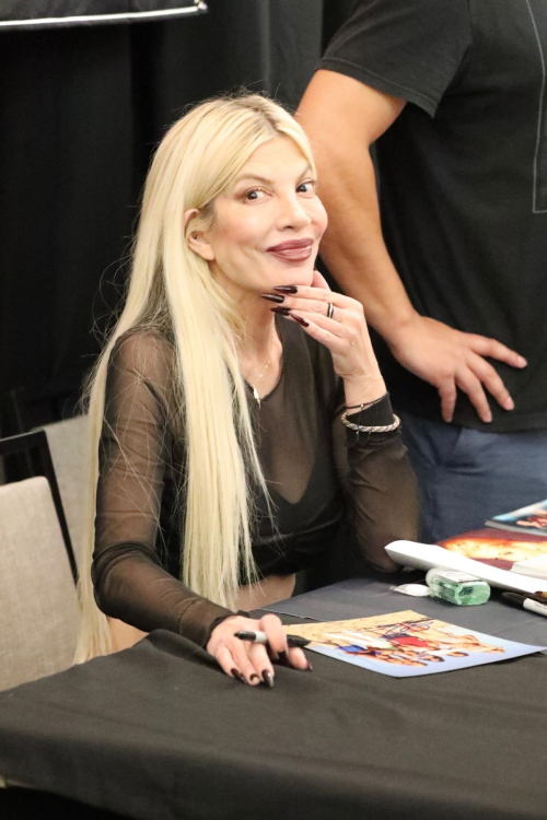 Tori Spelling at Hollywood Show in Burbank, October 2024 1