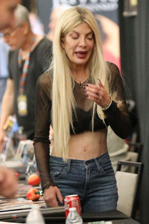 Tori Spelling at Hollywood Show in Burbank, October 2024 4