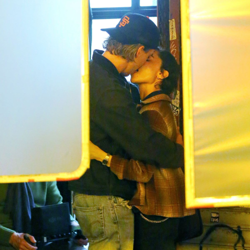 Zoe Kravitz Kisses Austin Butler on Set of Caught Stealing in New York, October 2024 1