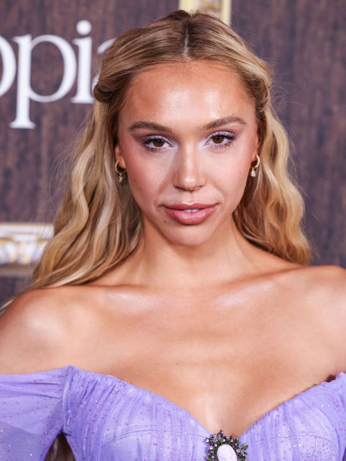 Alexis Ren at Darren Dzienciol’s Haunted Hotel Los Angeles, November 2024 4