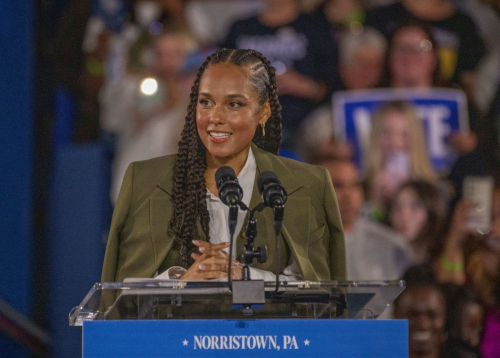 Alicia Keys Supports Kamala Harris in Norristown, November 2024