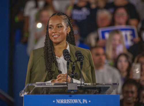 Alicia Keys Supports Kamala Harris in Norristown, November 2024 1