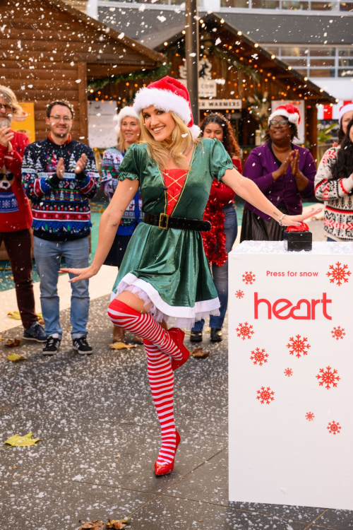 Amanda Holden and Ashley Roberts at Heart Christmas Switch On, November 2024 5