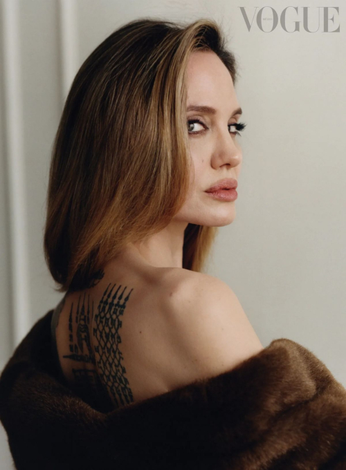 Angelina Jolie for Vogue Magazine Mexico December 2024 4