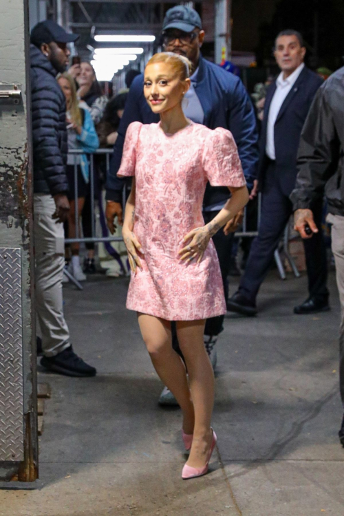 Ariana Grande Arrives at Wicked Screening in New York, November 2024 1