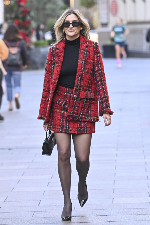 Ashley Roberts Leaves Global Studios in London, November 2024 1