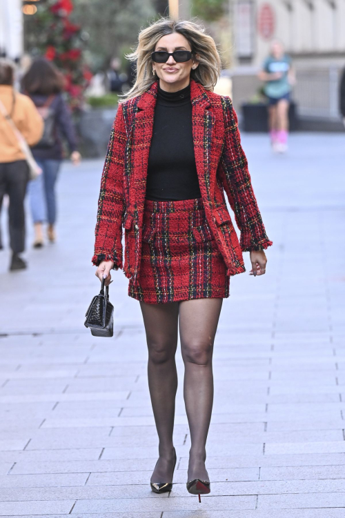 Ashley Roberts Leaves Global Studios in London, November 2024 2