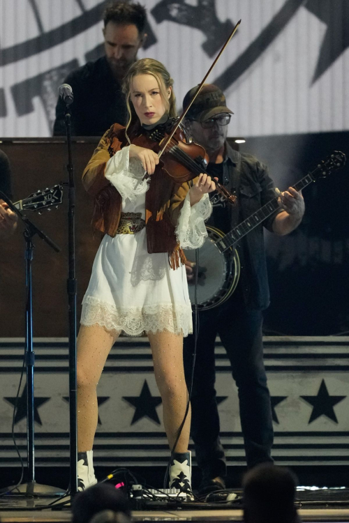 Bronwyn Keith-Hynes at 58th Annual CMA Awards in Nashville, November 2024 1