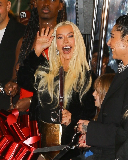 Christina Aguilera at HM Ribbon-cutting Ceremony, November 2024 5