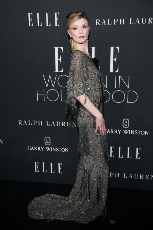 Dylan Mulvaney at Elle Women in Hollywood Gala in Beverly Hills, November 2024 6