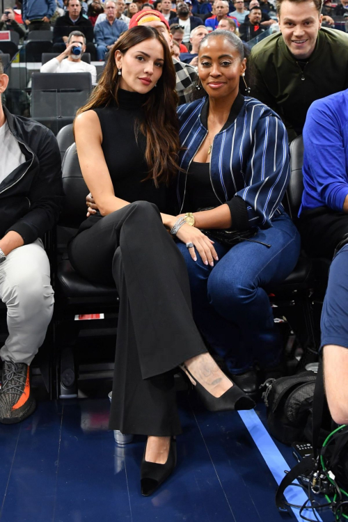 Eiza Gonzalez at Clippers vs 76ers Game in Inglewood, November 2024 7