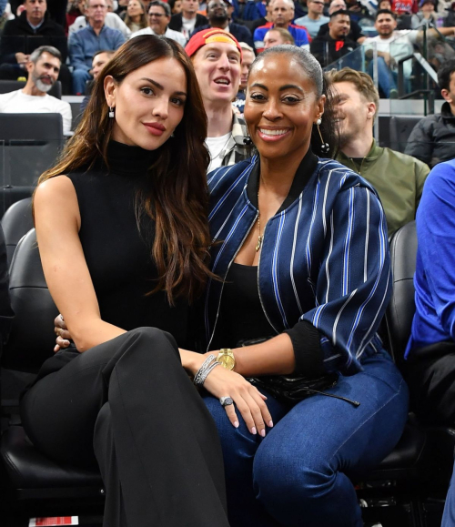 Eiza Gonzalez at Clippers vs 76ers Game in Inglewood, November 2024 8