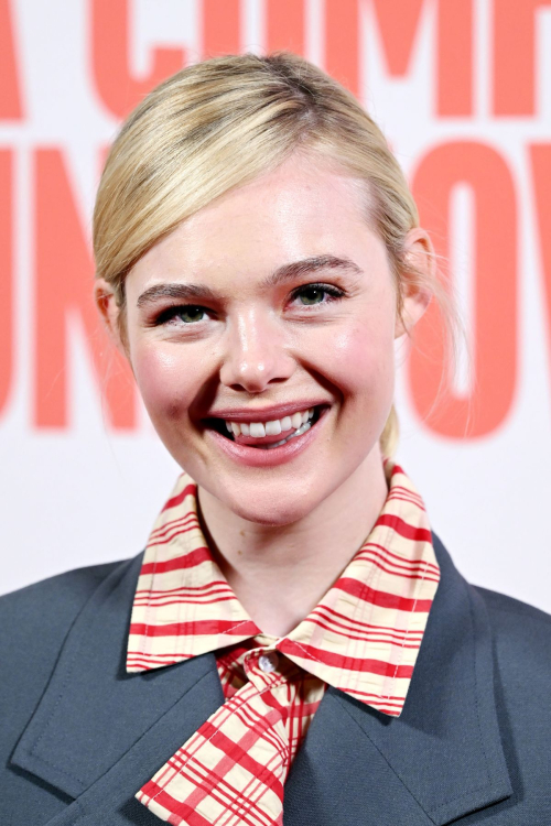 Elle Fanning at A Complete Unknown Photocall in London, November 2024 2