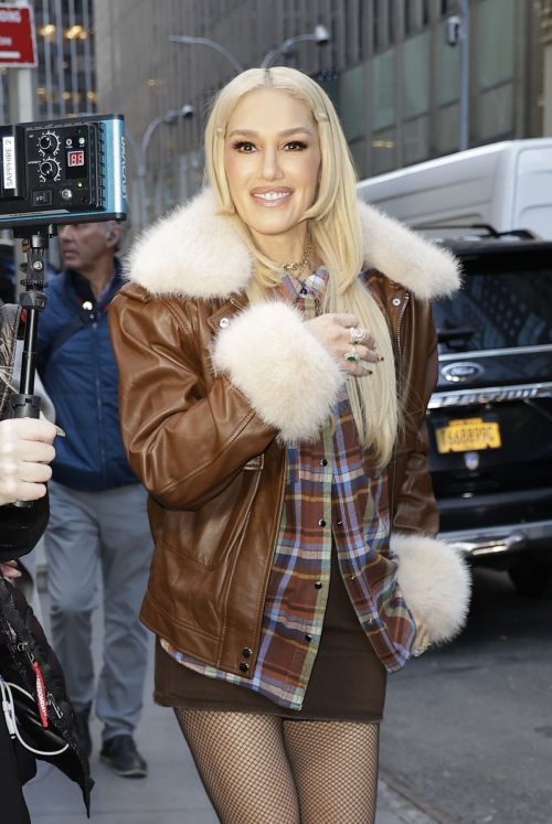 Gwen Stefani Out Filming on Streets in New York, November 2024 2