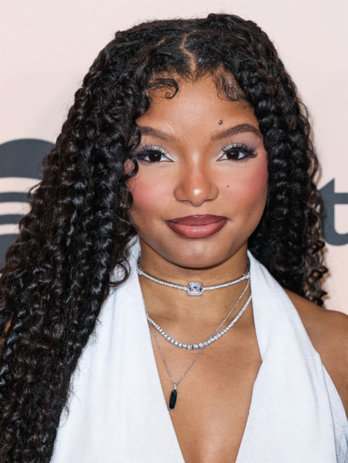 Halle Bailey at Give Her FlowHERS Awards Gala Los Angeles, November 2024 1