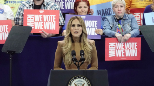 Jennifer Lopez Speaks at Kamala Harris Rally in Las Vegas, Oct 2024 1