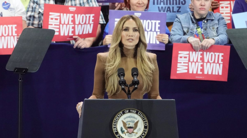 Jennifer Lopez Speaks at Kamala Harris Rally in Las Vegas, Oct 2024 2