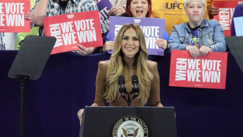 Jennifer Lopez Speaks at Kamala Harris Rally in Las Vegas, Oct 2024 3