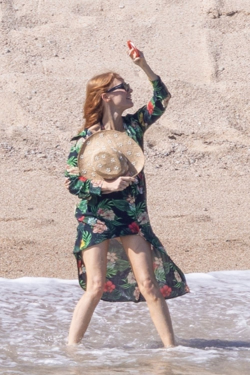 Jessica Chastain at Beach in Los Cabos, November 2024 3