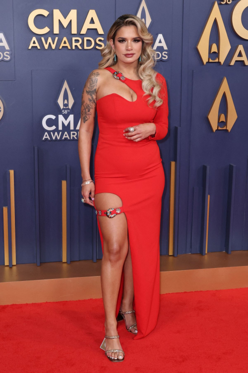 Katie Dempsey at CMA Awards in Nashville, November 2024 1