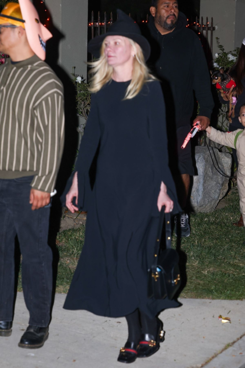 Kirsten Dunst Dressed as Evil Witch for Halloween in Los Angeles, Oct 2024 1