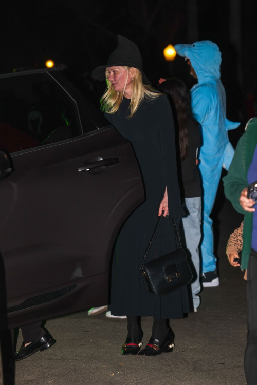 Kirsten Dunst Dressed as Evil Witch for Halloween in Los Angeles, Oct 2024 5