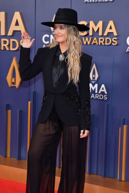 Lainey Wilson at CMA Awards in Nashville, November 2024 2