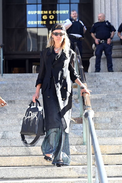 Libbie Mugrabi Arrives at Manhattan Criminal Court, Nov 2024