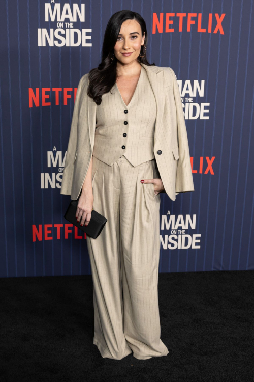 Lilah Richcreek Estrada at A Man On The Inside Premiere Los Angeles, November 2024 4